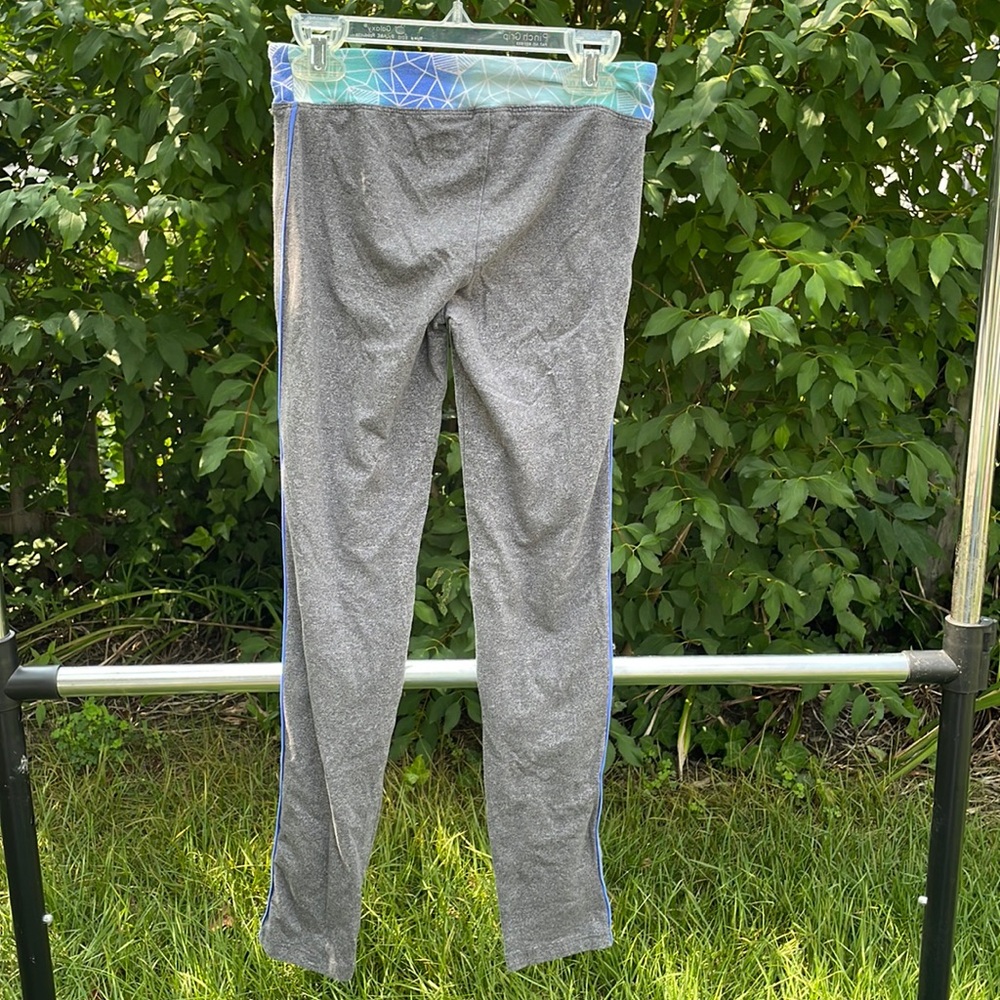 Grey leggings with purple stripe